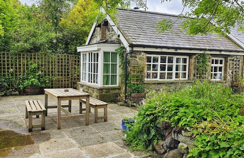 Bushmills Cottage | Swallow cottage, a quiet haven on the north Antrim Coast