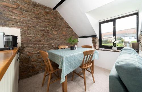 Littleham House | Swallow Cottage at Robin Hill 4