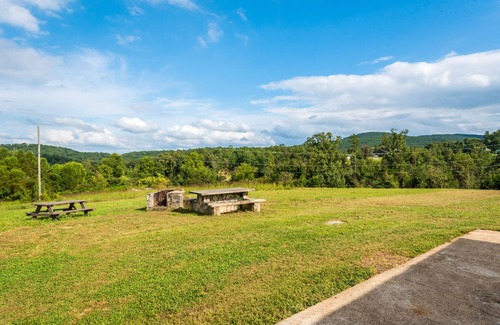 Lookout Mountain House | Swallow's Nest - a great place to come play and rest