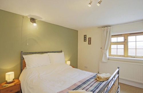 Woodbridge House | Swallows - Three Bedroom Chalet, Sleeps 6