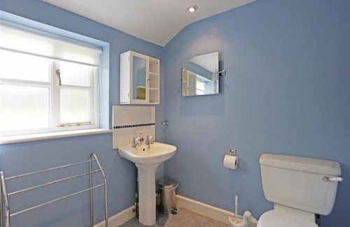 Woodbridge House | Swallows - Three Bedroom Chalet, Sleeps 6