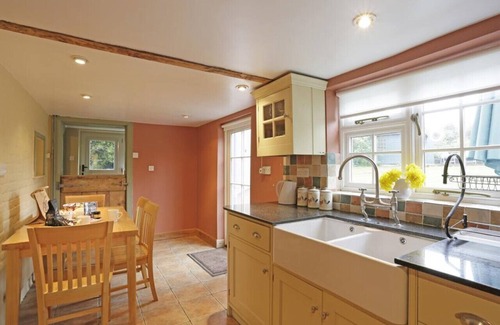 Woodbridge House | Swallows - Three Bedroom Chalet, Sleeps 6