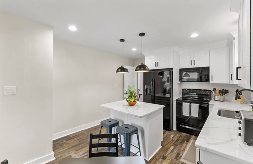 Sans Souci House | Swamp Rabbit Gateway | Walk to SRT and 7 min drive to Downtown