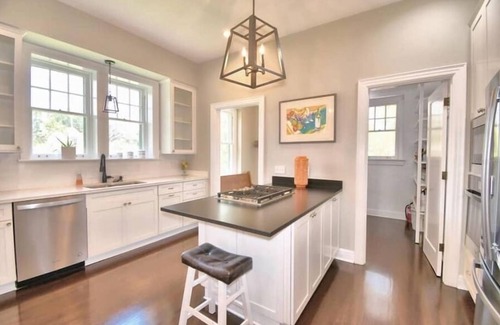 Lakeland House | Swan City Stay! Home near FSC Lake Hollingsworth, Downtown- walk everywhere!