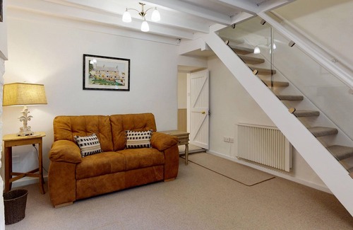 Rowen Cottage | Swan Cottage - One Bedroom Cottage, Sleeps 2