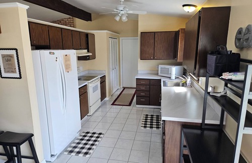 Elk Rapids House | Swan Float Inn- Perfect Location- Beach AND Village of Elk Rapids!