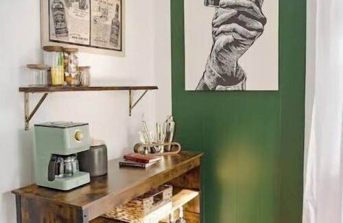 Inglewood House | Swanky Retreat - Mins to Everything