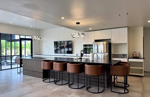 Desert Wind Villa | Swanky Scottsdale 3/2: Zen Garden, Glow Up Room, Speakeasy; Minutes to Kierland
