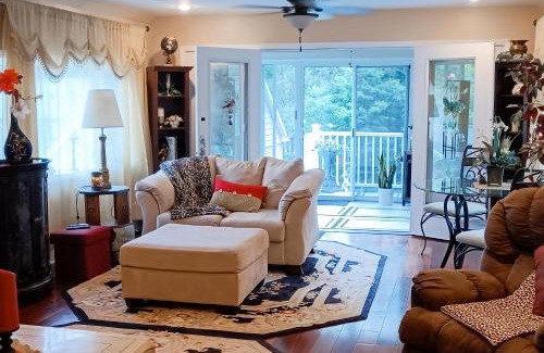 Swannanoa Apartment | Swannanoa Serenity Suites