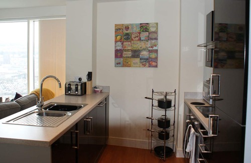 St. Thomas Apartment | Swansea, Marina and beach on the doorstep