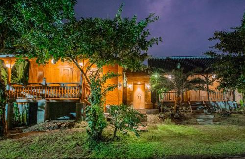 East Selemadeg Villa | Swara Tenang Wooden Lodge