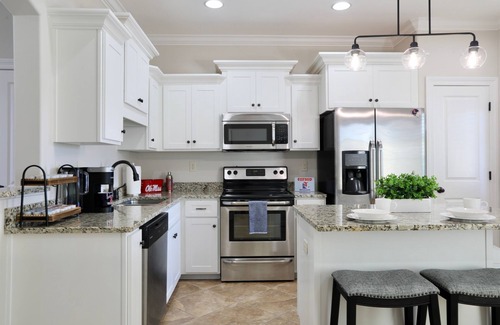 Oxford Condo | "Swayze Stays" - Charming Oxford Condo!