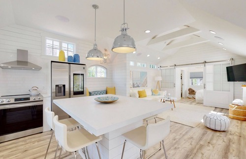 Nantucket Town House | Swedish Blue and Yellow house new 2021! Just over a block to harbor and Main St