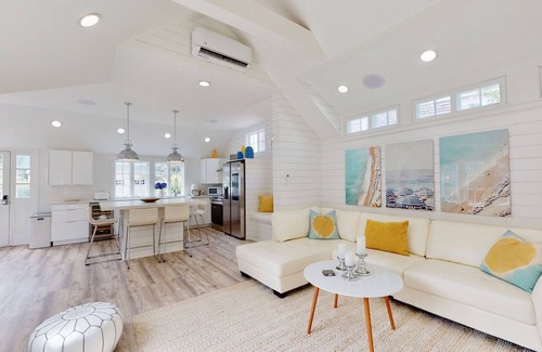Nantucket Town House | Swedish Blue and Yellow house new 2021! Just over a block to harbor and Main St