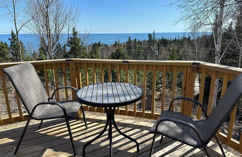 Two Harbors House | Sweeping lake views-5 min drive to Gooseberry-10 min to Two Harbors-3 bedrooms
