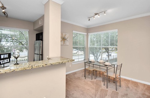 The Galleria Apartment | SWEET ! 2 BEDROOM ESCAPE NEAR HOUSTON’S GALLERIA!