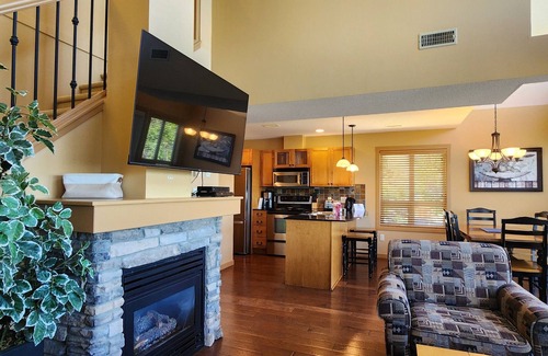 Central Okanagan House | Sweet and Sylish 1 Bedroom and Loft Okangan Cottage at La Casa