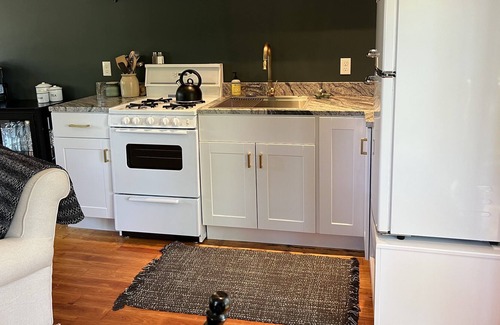 Lincolnville Cottage | Sweet Cottage close to beach, 5 min from Camden