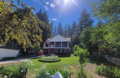 Patton Cottage | Sweet cottage with Wifi in Boulder Bay area of Big Bear Lake