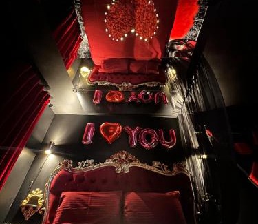 Villeneuve-le-Roi House | SWEET DREAMS Love room & Spa