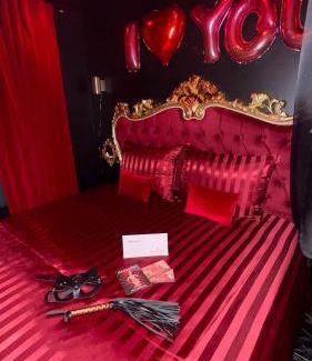 Villeneuve-le-Roi House | SWEET DREAMS Love room & Spa