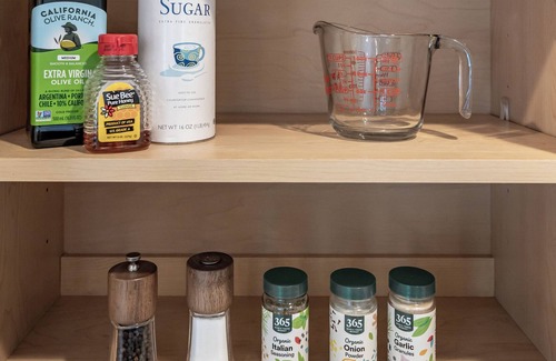 Central Oakland Park Apartment | Sweet escape that is centrally located with a serene garden