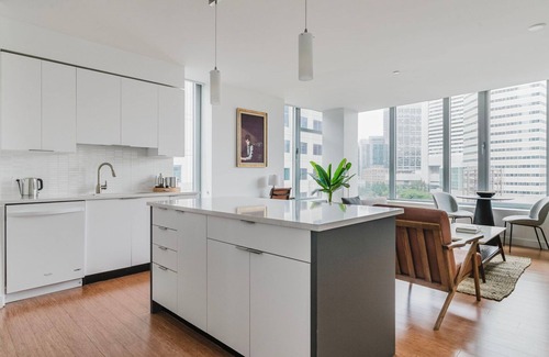 Chinatown Apartment | Sweet FiDi 2BR w/Gym, Coffee Bar, Security, W/D, by Blueground