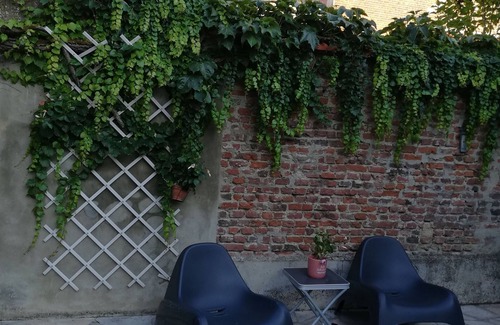La Fere House | Sweet Garden House with a lovely garden