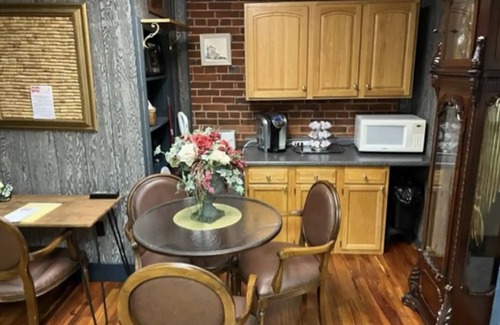 New Oxford Apartment | Sweet Historical Suite near Gettysburg PA