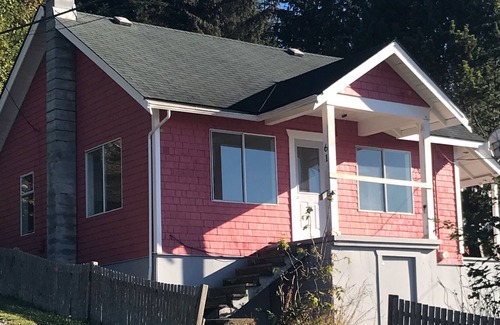 Alert Bay House | Sweet home in one of the most beautiful places on earth!