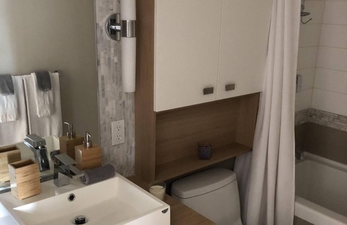Southeast False Creek Apartment | Sweet home in the heart of Olympic Village