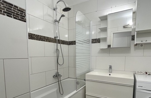 Wahring Apartment | Sweet Home Vienna 1