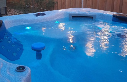 Liberty Wells House | Sweet ❤️ HOT TUB ❤️ Suite ❤️ For Two