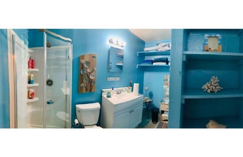 Ocean City Apartment | SWEET ISLAND BUNGALOW FALL IS FABULOUS In Ocean City 4.5 mi from the beach.