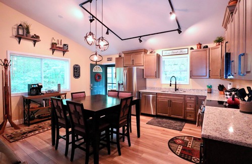 Cullowhee House | Sweet Lakehouse Dreams - Family Home w/Dock on Lake Glenville!