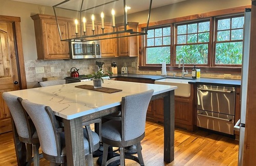 Blowing Rock Cottage | Sweet Meadow Cottage, SweetGrass, Lake View, Blowing Rock