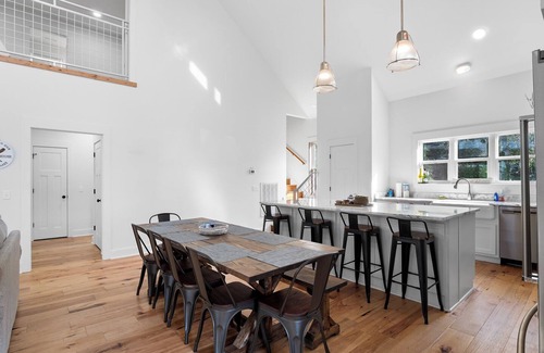 Houston House | Sweet Retreat: 5 BR, 4 BA House in Houston, Sleeps 15
