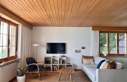 Aeschlen ob Gunten Apartment | Sweet Retreat W Dreamy Lakeviews