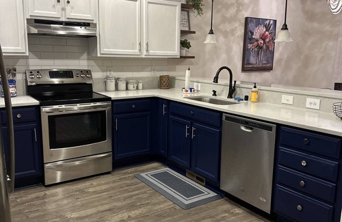 Vancouver House | Sweet retreat close to everything with easy freeway access