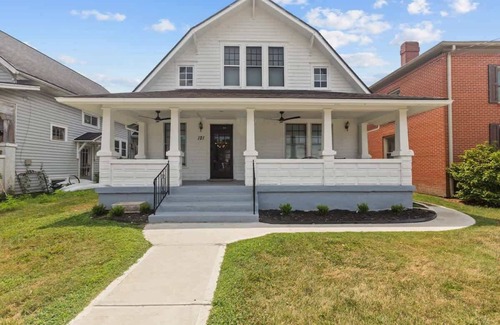 Frankfort House | Sweet Retreat Summary