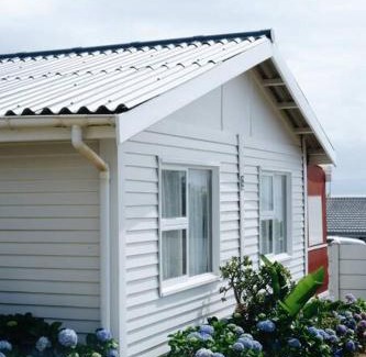 Wavecrest House | Sweet & Simple Beach Cottage