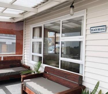 Wavecrest House | Sweet & Simple Beach Cottage