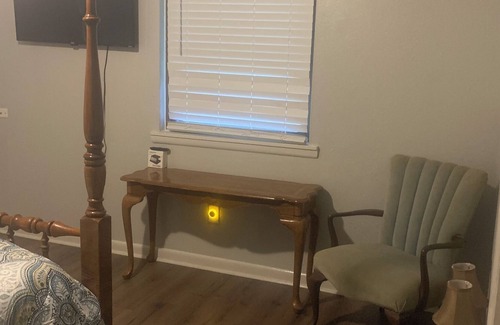 Prairie Grove House | Sweet Summit house! Clean, cozy, quiet and close to everything! 20 min to U of A