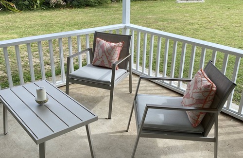 Lanikai House | Sweet Vintage Hawaiian Cottage and Guest House! Great deal in beautiful Lanikai!