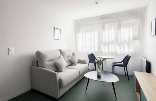 Gradignan Hotel | Sweetly I-Art Gradignan - Bordeaux Sud