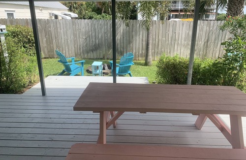 Jensen Beach House | “SWEETPEA’S PARADISE”- 2 Bedroom, 2 Bath, Key West Style Cottage, Perfect Locale