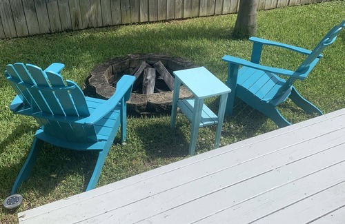 Jensen Beach House | “SWEETPEA’S PARADISE”- 2 Bedroom, 2 Bath, Key West Style Cottage, Perfect Locale