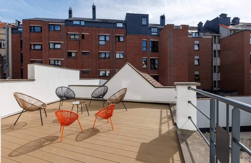 Lower Town Apartment | Sweett | Chartreux III