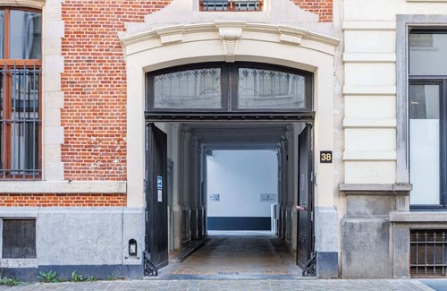 Lower Town Apartment | Sweett | Chartreux III