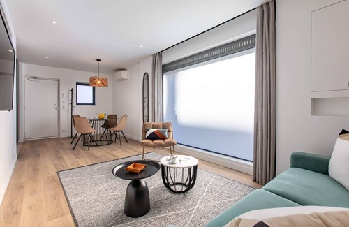 Paris City Center Apartment | Sweett | Place Dauphine